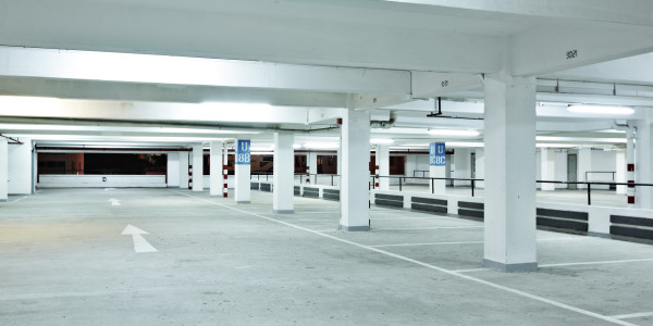 Comprar / Vender Apartamentos y Lofts en Sabadell · con Garaje / Parking